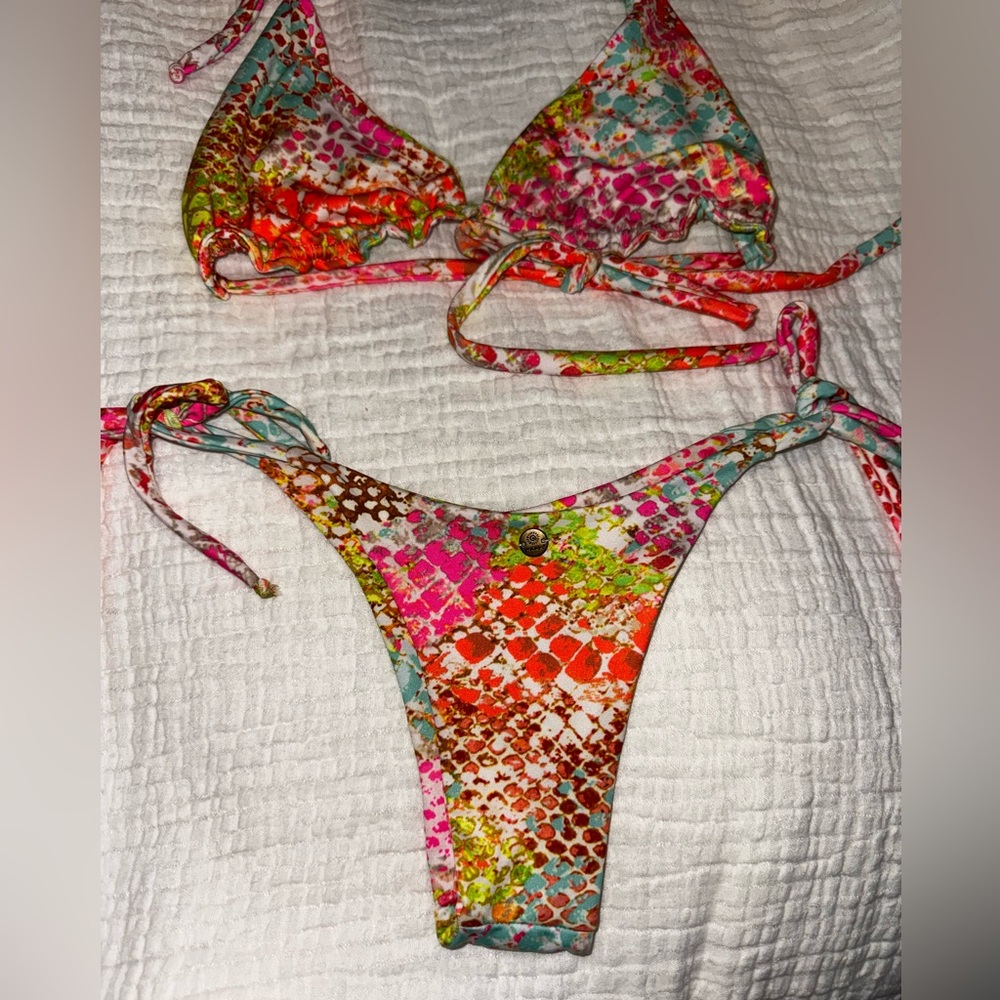 Colorful Snake Skin Bikini Set - Picture 2 of 8